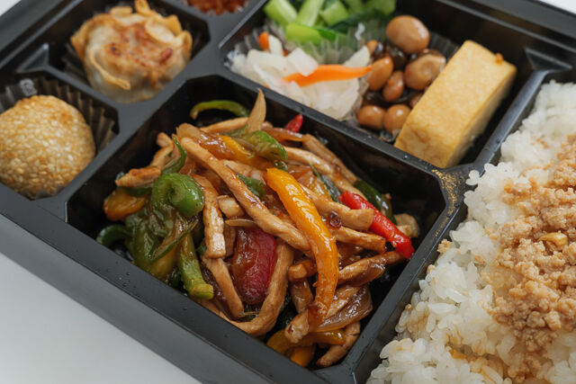 中華ダイニングume咲-青椒肉絲 中華幕の内弁当