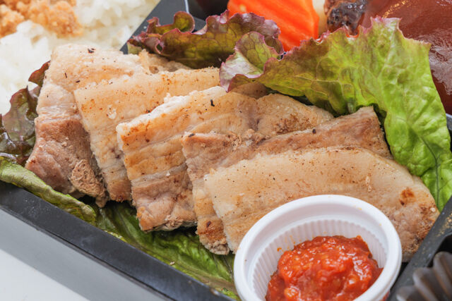 牛タンハンバーグ×ステーキふぅふぅ-サムギョプサル＆牛タンハンバーグ弁当