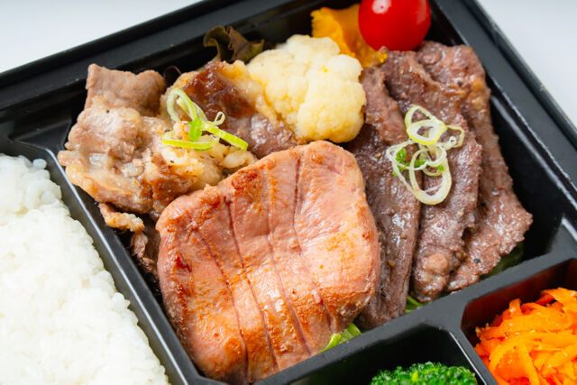 たんや十兵衛-牛肉三昧（ギュウニクザンマイ）弁当