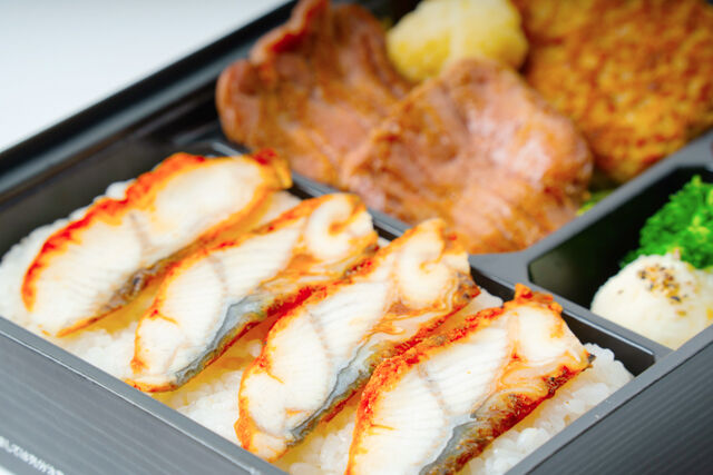 たんや十兵衛-【夏季限定】うなぎ飯と牛たん・ハンバーグ弁当