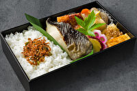 魚匠 正（まさ）（お弁当）-銀だら西京と鶏塩麹焼きの幕の内御膳