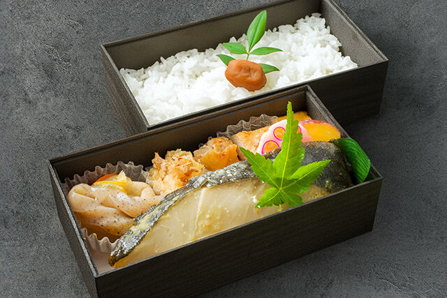 特製銀だら西京と鶏塩麹焼きの二段御膳