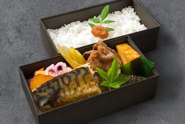 さば西京とすき焼きの二段御膳