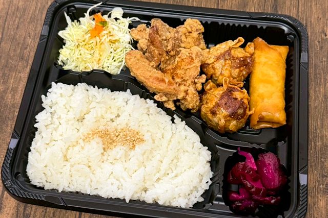 ひしおどり-中華弁当（唐揚げ2個、春巻き1個、シュウマイ2個）