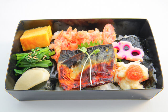 海苔弁あかね-ノルウエー産鯖西京焼きと5種の総菜海苔弁当