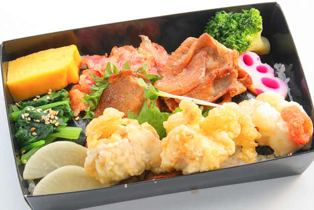 藻塩仕込みの鶏天と三元豚生姜焼きの海苔弁当