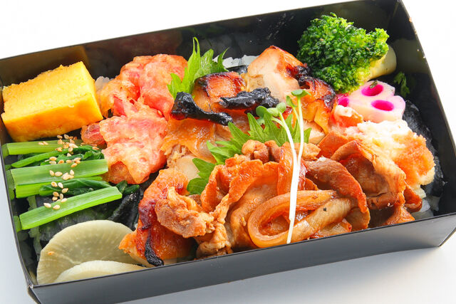 もも蜂蜜焼きと三元豚生姜焼きの海苔弁当