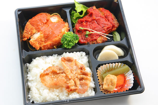 弁当工房あかね堂-鶏ももチキンカツと基本のトマトソースハンバーグの豚バラ照焼き重