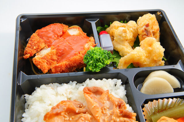 弁当工房あかね堂-豚ロースとんかつと藻塩仕込の鶏天の豚バラ照焼き重