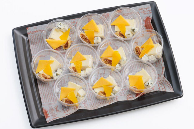 グランド・ディッシュ（福岡店）-3種のチーズとドライフルーツの盛り合わせ