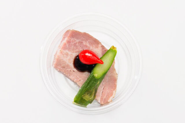 ローストポークとアスパラガスのバルサミコソース