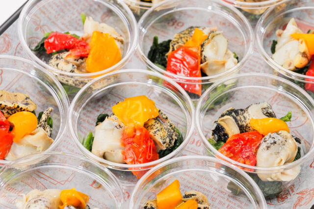 北海道産つぶ貝とセミドライトマト