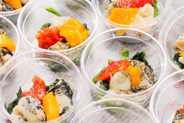 北海道産つぶ貝とセミドライトマト