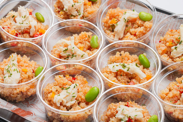 キヌアとチキンのマリネ