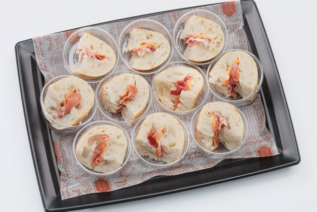 グランド・ディッシュ（福岡店）-スペイン産生ハム「ハモンセラーノ」とレッドチェダーチーズのチャバタサンド