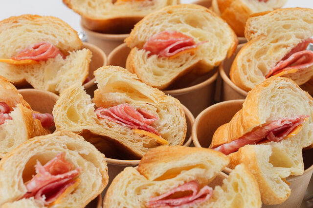 クロワッサンサンド〜サラミとレッドチェダーチーズ〜