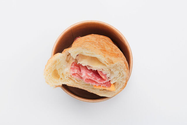 クロワッサンサンド〜サラミとレッドチェダーチーズ〜