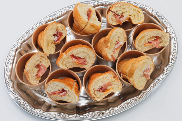 グランド・ディッシュ（福岡店）-クロワッサンサンド〜生ハム「ハモンセラーノ」とレッドチェダーチーズ〜