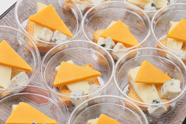 チーズ3種盛り合わせ〜トースト添え〜