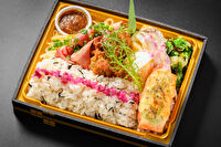 霜止出苗（札幌店）-桃始笑（ももはじめてさく）