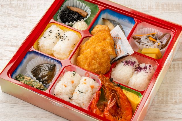 おもてなし亭-彩り9マス弁当（とんかつ）