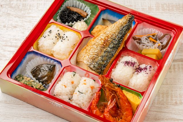 おもてなし亭-彩り9マス弁当（サバ塩焼き）