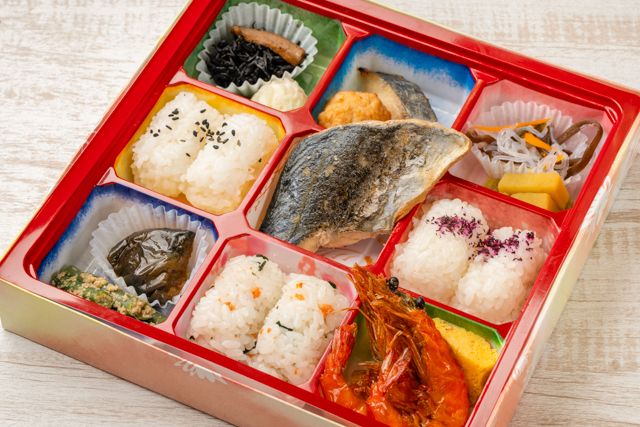 おもてなし亭-彩り9マス弁当（鰆柚庵焼き）