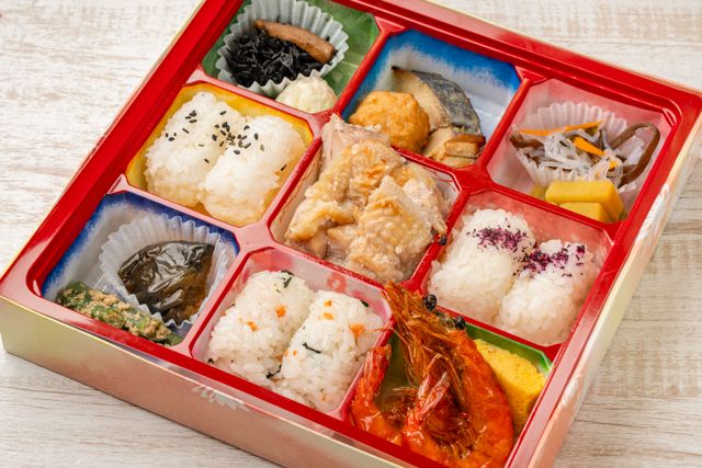 彩り9マス弁当（鶏塩麹焼き）