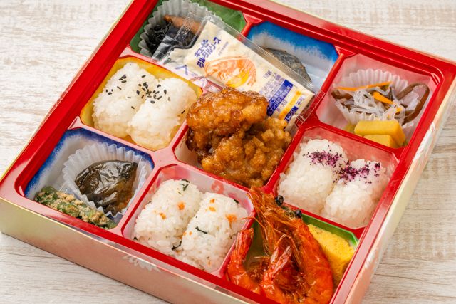 おもてなし亭-彩り9マス弁当（チキン南蛮）