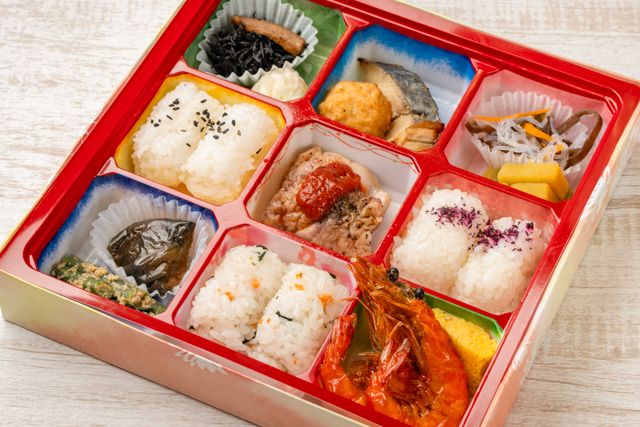 彩り9マス弁当（グリルチキン）