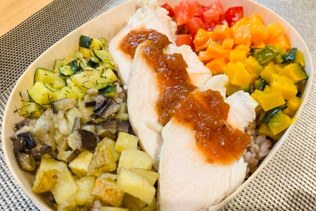 FOOD HOLIDAY-【国産鶏入り】レインボーブッダボウル