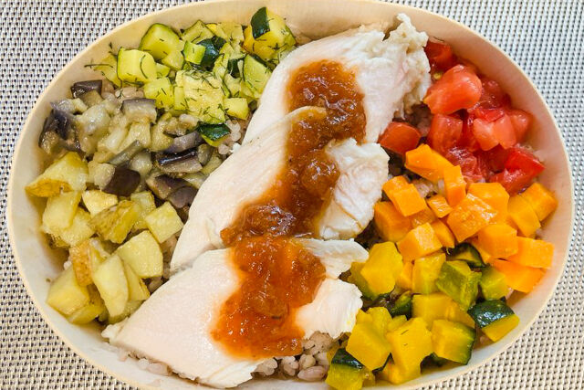 FOOD HOLIDAY-【国産鶏入り】レインボーブッダボウル