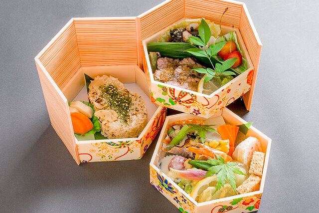 旬・鮮・和膳・藤-六角三段弁当