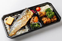 お米屋の弁当俵屋-【お米の俵屋】鯖と唐揚げの自家製海苔弁当