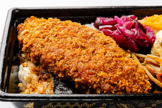 お米屋の弁当俵屋-【お米の俵屋】自家製おかか香るのり弁当