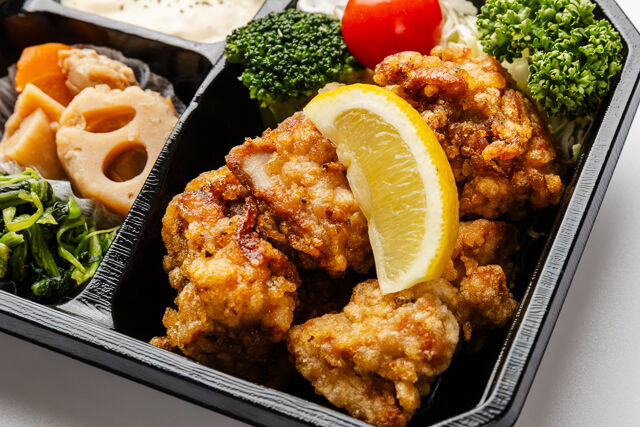 お米屋の弁当俵屋-【お米の俵屋】自家製オリジナル唐揚げ弁当タルタルソース添え
