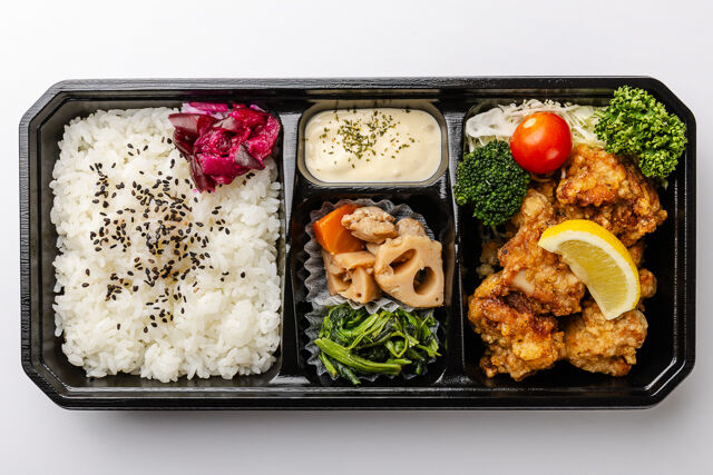 お米屋の弁当俵屋-【お米の俵屋】自家製オリジナル唐揚げ弁当タルタルソース添え