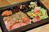 熟成和牛焼肉エイジング・ビーフTOKYO新宿三丁目店-熟成黒毛和牛特選部位の焼きすきとネギタン塩、タンシチュー弁当【A】