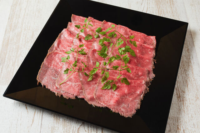 熟成和牛 イチボのローストビーフ 熟成オニオンステーキソース