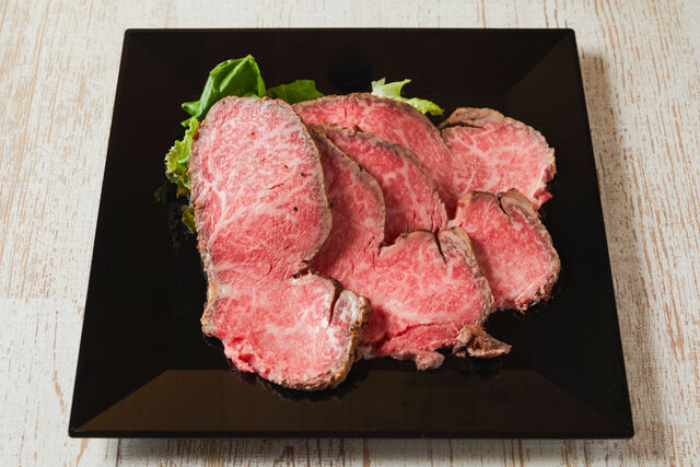 熟成和牛焼肉エイジング・ビーフTOKYO新宿三丁目店（オードブル）-熟成和牛サーロイン塊肉 ブランド岩塩