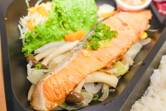 47tra Bel-【熨斗対応可】【北海道ご当地グルメ】鮭のちゃんちゃん焼きBox