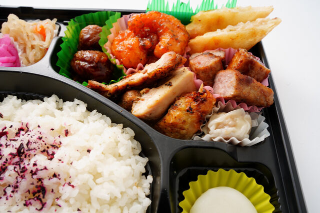 牛備-網焼きチキン＆中華MIX＆サイコロステーキ弁当