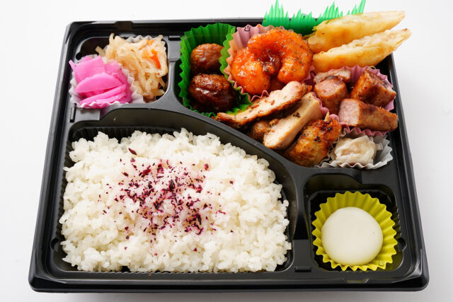 牛備-網焼きチキン＆中華MIX＆サイコロステーキ弁当