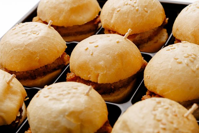 【カップ】三元豚ヒレかつミニバーガー