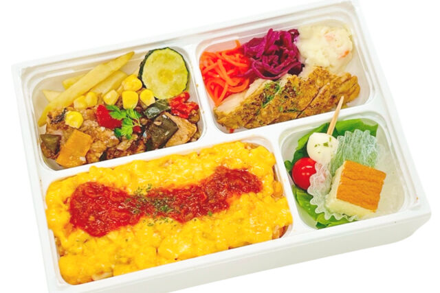 【夏限定】豚肉と夏野菜のスパイシーソテーととろとろオムライス