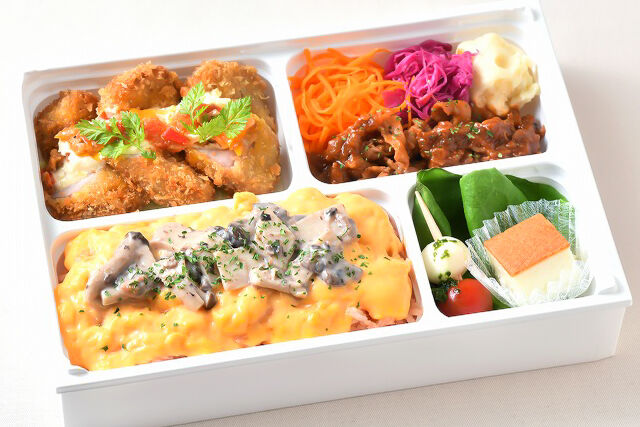 【秋限定】秋のとろとろオムライス 豚ヒレ肉のカツレツ