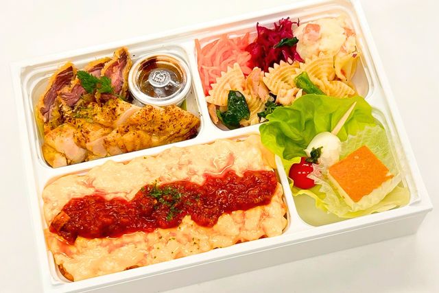 ＜春限定＞春のとろとろオムライス 牛ハラミのカツレツ＆タンドリーチキン