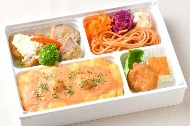 秋のとろとろオムライス〜豚ヒレ肉のカツレツとアジフライの商品写真