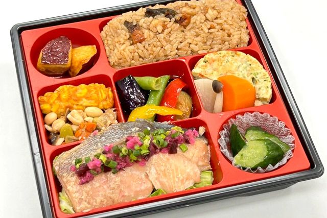 夏の麹屋御膳 鰻ご飯と 鮭のみりん粕漬け焼き