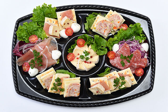 生ハムとチーズの盛り合わせ